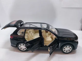 ماشین فلزی BMW ،سایز ۱.۲۴ ،دودزا ،سقف شیشه ایی